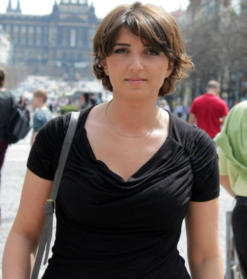 როდის ცხოვრობდა რუსთაველზე კარავში თეონა ცხომელიძე და როგორ აღმოჩნდა ნარკომანების ზონაში Rating